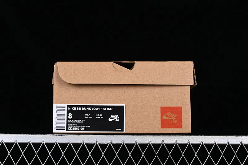 All Categories Nk SB Dunk Series Nk SB Dunk Low Low-top sneakers Nk SB Dunk Low Pro ISO Raw rubber black and white Dunk series retro low-top casual sports skateboard shoes CD2563-001